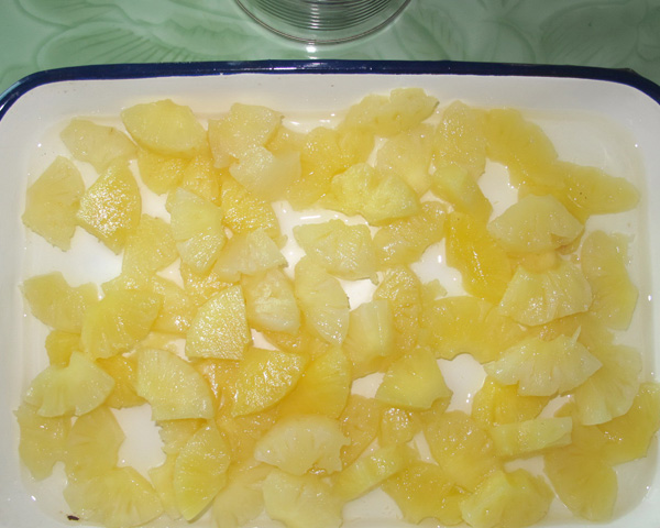 PINEAPPLE PIECES IN LIGHT SYRUP