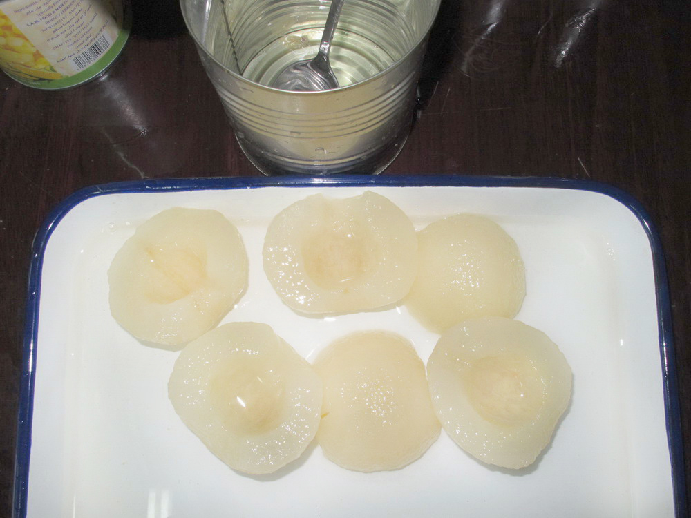 Canned Snow Pears Halves in 820g